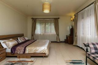 Lake Victoria Residence - 2 BR Spacious, Garden Apt, 10 mins to Entebbe Airport - 4