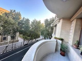 Museum Apartment in City Center - Baku - 5