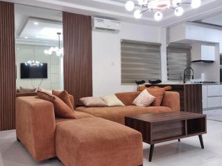 Cozy 2 bedroom apartment in Lekki with free parking - Ikota - 0