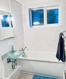 Cozy 2bedroom house with 4bed with parking - Gillingham - 3