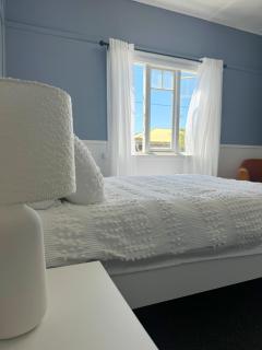 Penguin Paradise Beach House - Cooee - 7