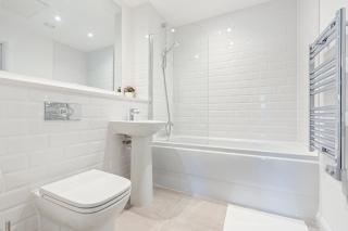 City Centre Birmingham 1-Bed with WiFi and Parking - 6