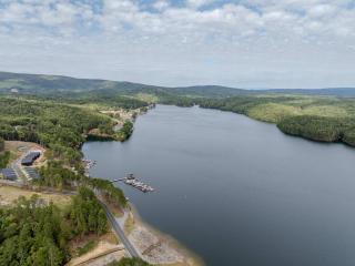 Lake Arrowhead Home w Hot Tub & Screened Porch - 3