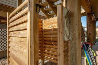 DayDreamBeliever Beach House -3 Bedrm - 1