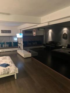 Convenient loft with AC, 4 beds, kitchen, in the heart of the center, 10 min walk to the white tower, 10 min walk to Aristotelous Square - 0