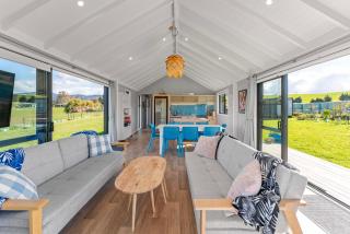 Lush Escape - Lake Taupo Holiday Home - Turangi - 4