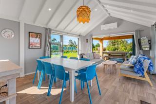 Lush Escape - Lake Taupo Holiday Home - Turangi - 6