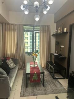 Condo in BGC near Grand Hyatt Hotel - 1