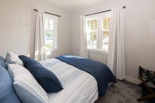 Charming Cozy Cottage with Hot Tub - 3