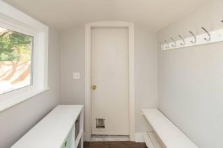 Charming Cozy Cottage with Hot Tub - 1