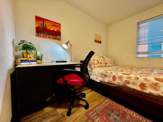 Micro Studio Apartment 10 Minutes Walk to University of Washington - Seattle - 5