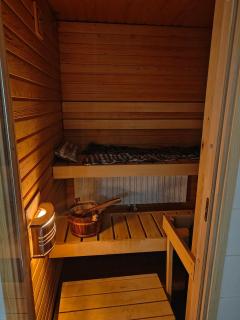 2 bedroom city apartment with lake view - - 6