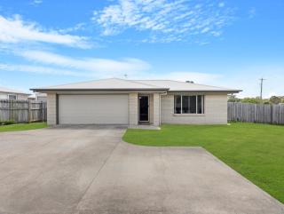 Spacious 4-Bed Home with Alfresco BBQ Area - Kawungan - 8