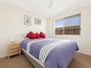 Spacious 4-Bed Home with Alfresco BBQ Area - Kawungan - 6