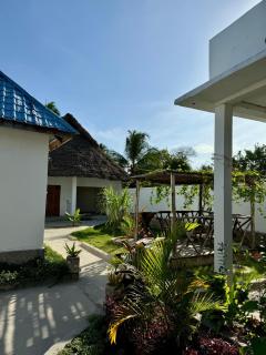 Coconut Mafia Island Bungalows - 2