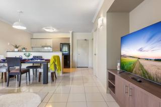 Resort Splendor - Top Floor Apartment in Cairns One - Westcourt - 8