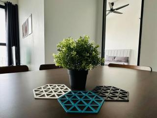Urban Suites 8pax with Netflix and Board games with SeaView - Jelutong - 4