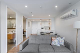 Stylish Apt with Balcony and Full Amenities - Auckland - 9