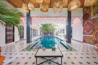 菲斯之城曼谷1200平皇家森系泳池派对别墅 - 0