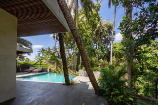 Luxury 3BR Villa with Expansive Pool in Ubud - Ubud - 3