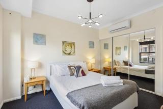 Spacious 3-Level Townhouse with Pool in Northbridge - 4