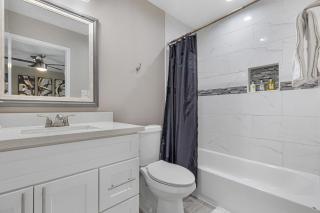 Stylish 2bedroom Retreat - Houston - 7