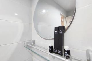 Comfortable and Modern 1BR without Living Room at Amartha View Apartment By Travelio - Semarang - 8