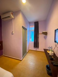 Royal Hotel by MRVJ Business - Kuantan - 2