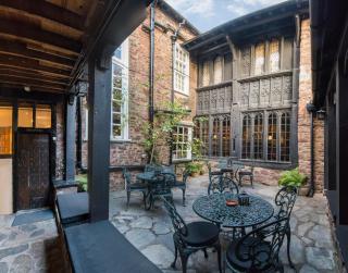 Luttrell Arms - 6