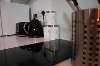 1 Bed - Sleeps 4 - Free Parking - Garden Access - 3