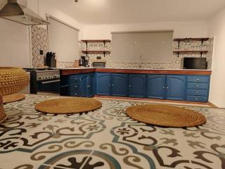 Beach Hive - Blue Bay - 1