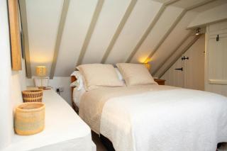 Nantyblodau Bach Newport, Pembrokeshire - 9