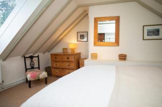 Nantyblodau Bach Newport, Pembrokeshire - 8