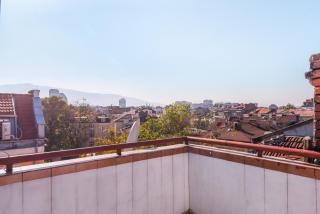 Centrally Located Studio with a 360 terrace - 5