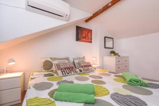 Centrally Located Studio with a 360 terrace - 1