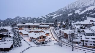 Alpin Chalets Oberjoch - Luxus Unterkunft mit privatem SPA und Zugang zu 3000 qm SPA Panoramahotel Oberjoch - 8