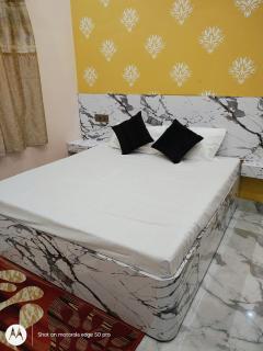 Yash Paying Guest House - Varanasi - 7