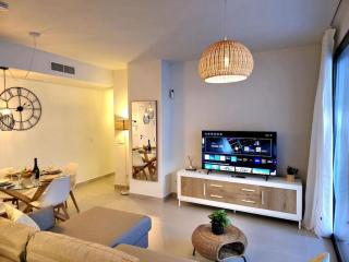 Samuel Luxury 2bedroom Apartment, Large patio, free wifi and private parking BY NAMASTE ELITE - 4