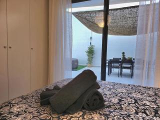 Samuel Luxury 2bedroom Apartment, Large patio, free wifi and private parking BY NAMASTE ELITE - Torremolinos - 3