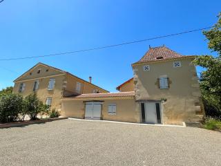 Gîte campagne famille 15 pers Piscine chauffée Jeux enfants Pétanque - 5