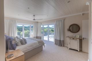 Classy Accommodation with Great Views - Cape St Francis - 7