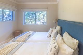 Classy Accommodation with Great Views - 2