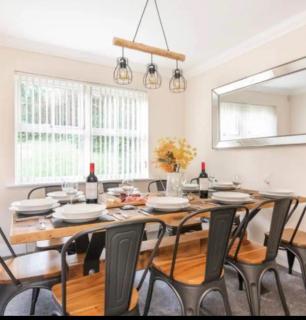 Beautiful Large Modern Home Sleeps 6 , Close to Sea with Games Room - Lyme Regis - 8