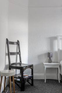 Trendy 1 Bedroom Apartment in Kings Cross - London - 2