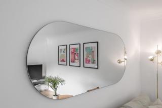 Cozy 1 Bedroom House with Parking - - 2