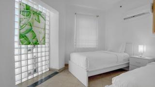 Seaside Sanctuary 1BR 2 Blocks to Beach, Sleeps 4 - Miami Beach - 3