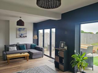 Entire house, great location, near transport links - Rogerstone - 8