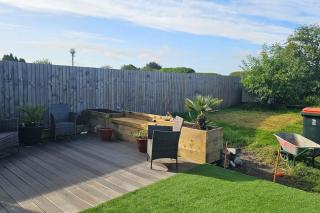 Entire house, great location, near transport links - Rogerstone - 4