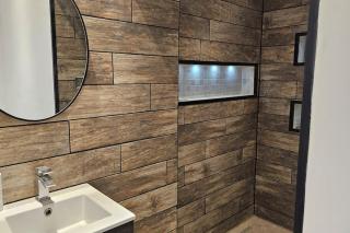 Large spacious home, great location, near transport links - 1