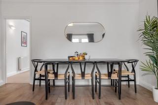 5-Bed 3-Bath Ideal for Large Groups - - 6